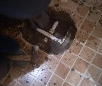 正定卫生间漏水维修公司为您分享下卫生间渗水如何处理及注意事项